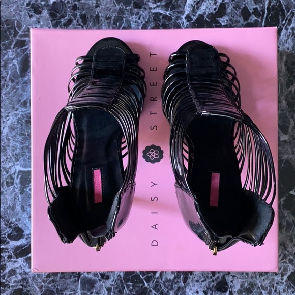 🆕 Daisy Street Gladiator Heels - Picture 2 of 3